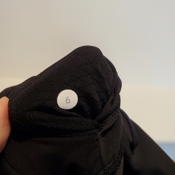 Lululemon Black Outrun Ruched Mesh Pocket Luxtreme Cropped Tight Leggings - Picture 12 of 12